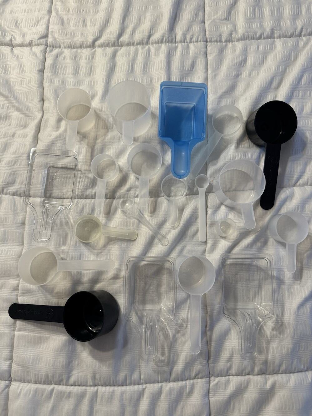 Lot of 20 Plastic Scoops Measuring Various Multi Color Measures Utensils Cooking